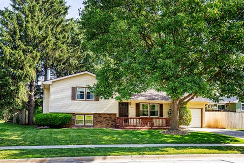 Homes For Sale - 4807 Wakonda Drive<br/> Warren County, Norwalk, IA 50211