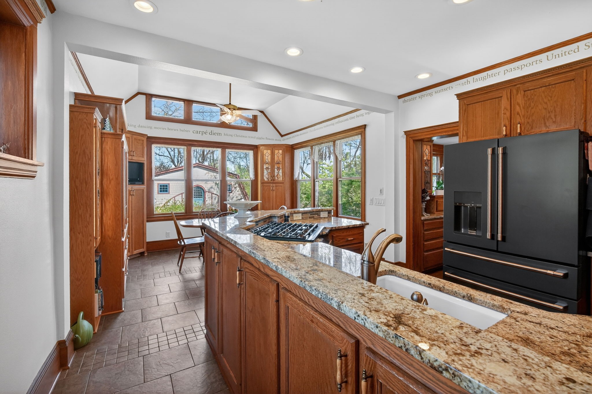 Des Moines, Iowa, 50312, United States, 5 Bedrooms Bedrooms, ,3 BathroomsBathrooms,Residential,Pending,2052137