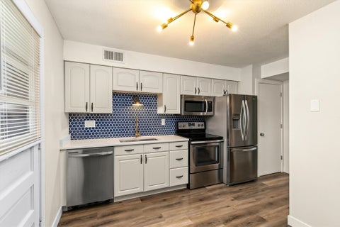 Condo For Sale - 4206 64th Street #2<br/> Urbandale, IA 50322