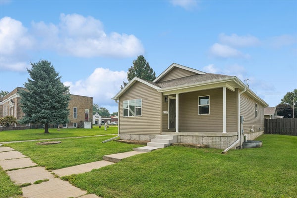 119 W DIVISION ST, COLFAX, IA 50054 - Image efff217d8da6134ef562bf90d3f7a29e/625482633