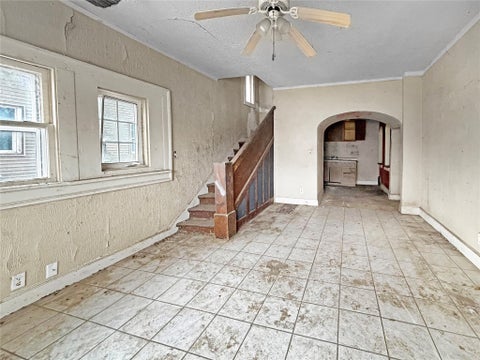 Homes For Sale - 1105 Euclid Avenue<br/> Polk County, Des Moines, IA 50313