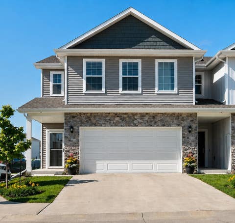 Condo For Sale - 1057 Maywood Lane<br/> Waukee, IA 50263