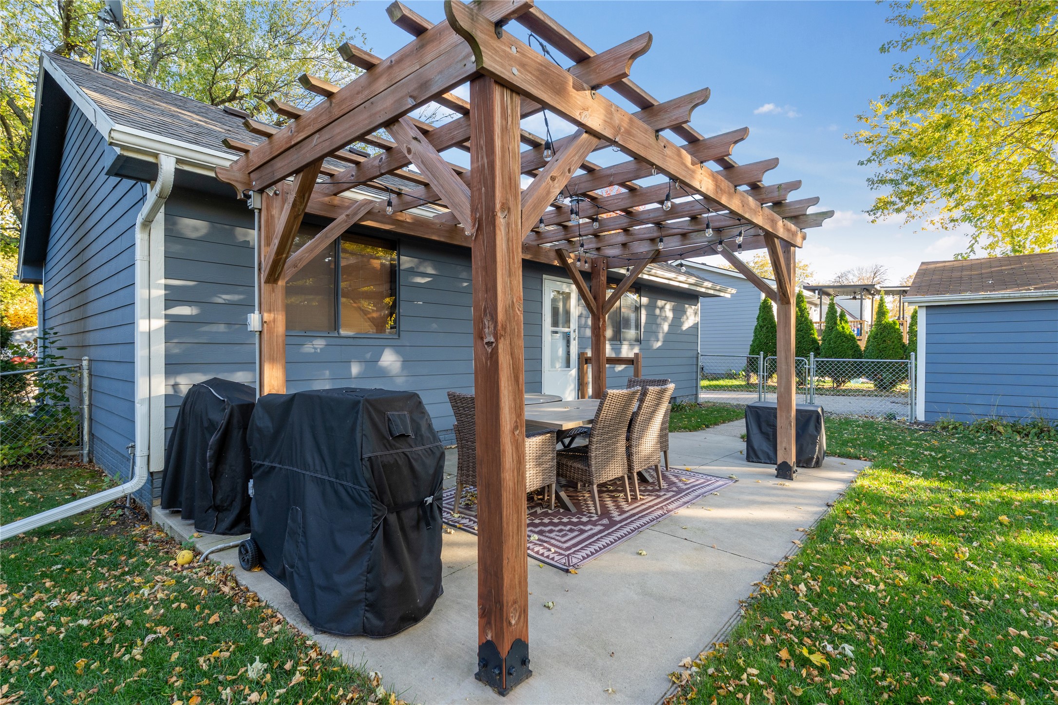 1510 NW Applewood Street