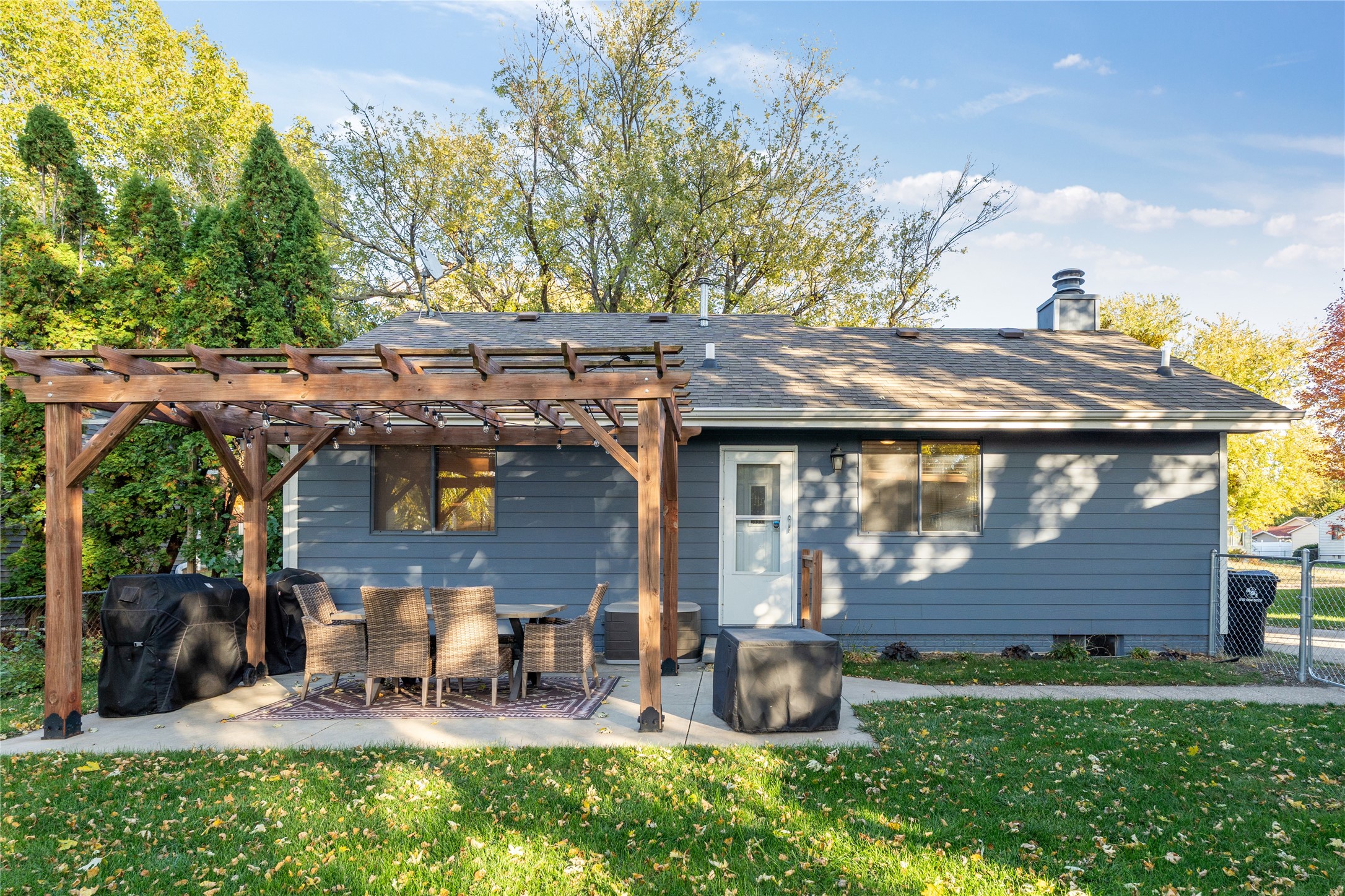 1510 NW Applewood Street