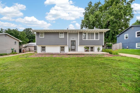 Homes For Sale - 1301 Meadow Drive<br/> Warren County, Norwalk, IA 50211