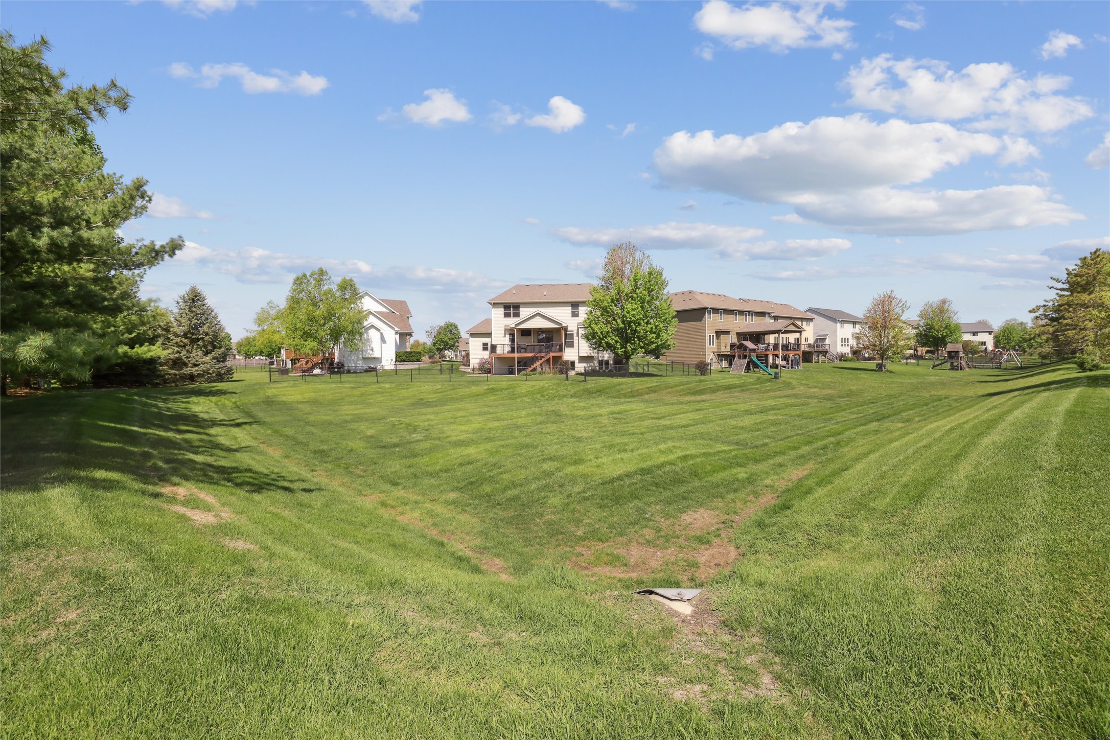 1720 SE Bell Drive, Waukee, Iowa image 4