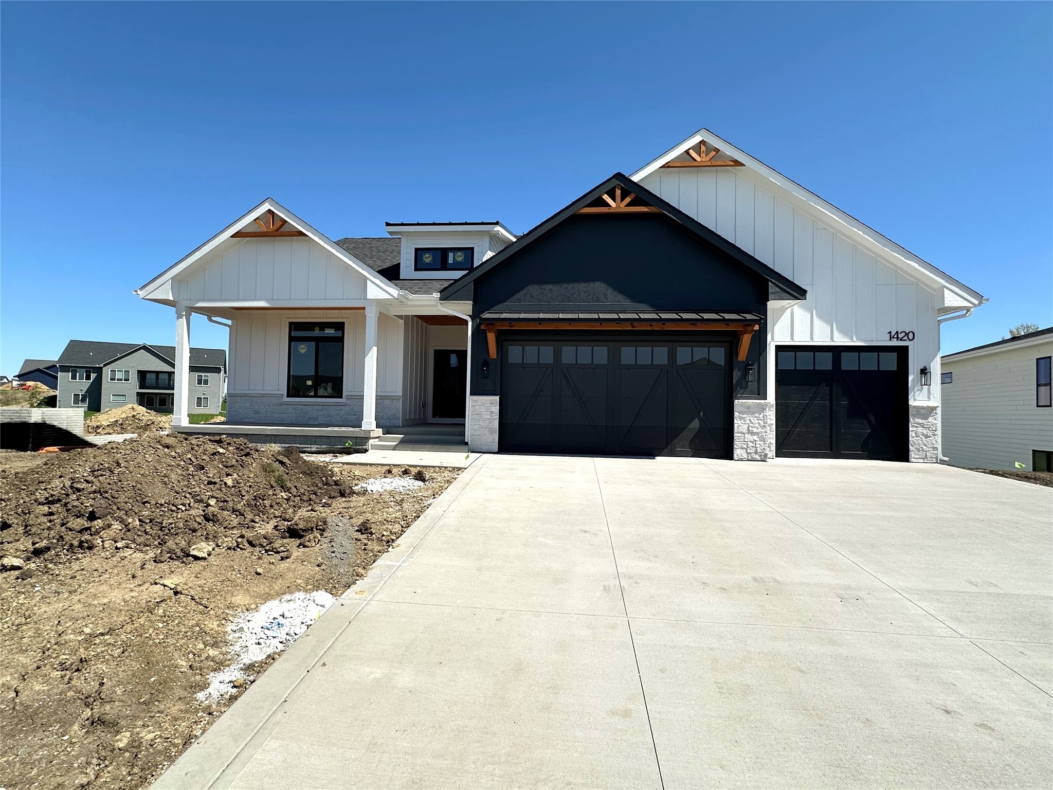 1420 NW Red Oak Drive, Waukee, Iowa image 1