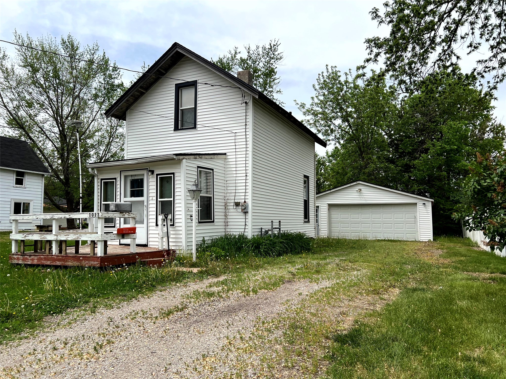 1013 E 10th Street, Newton, Iowa image 2