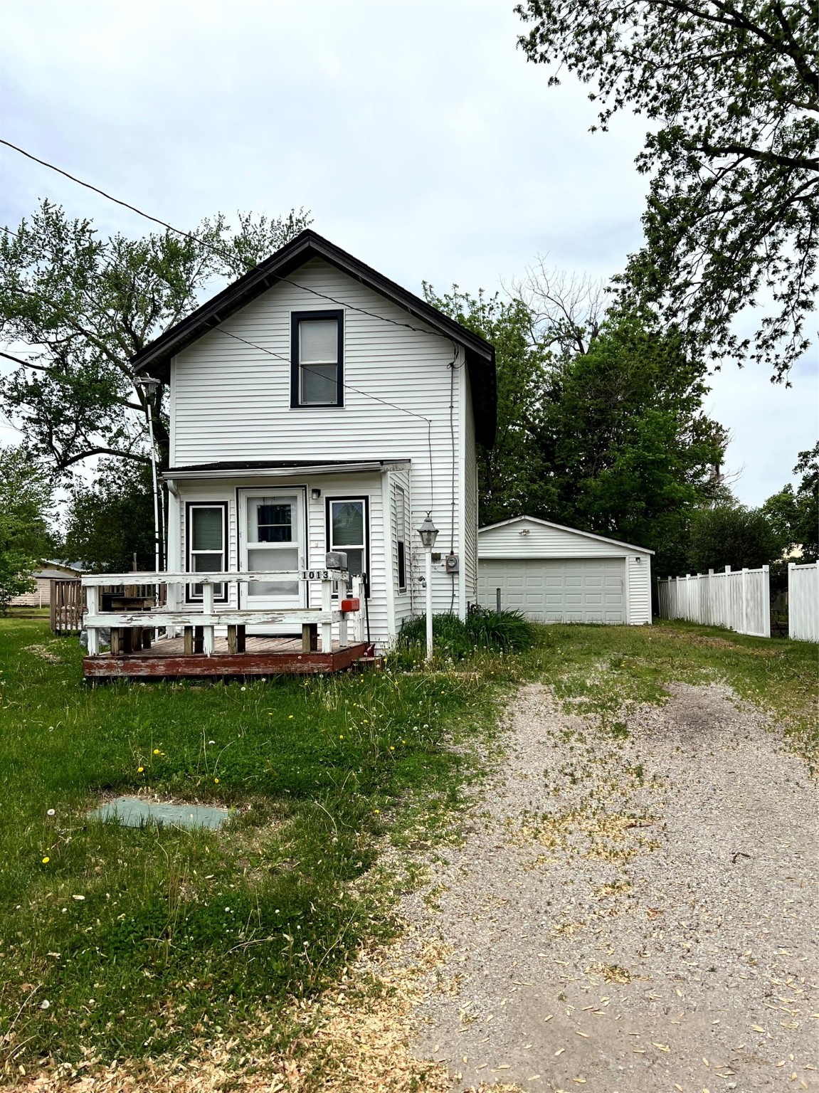 1013 E 10th Street, Newton, Iowa image 3