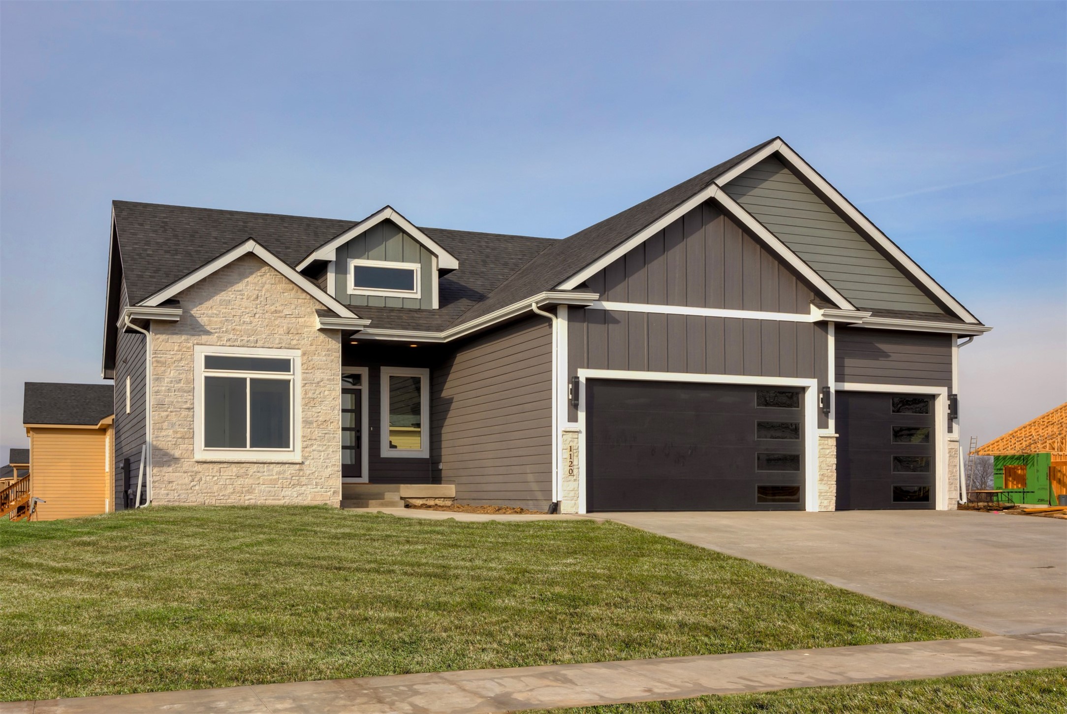 1120 NE Meadow Crossing Drive, Ankeny, Iowa image 2