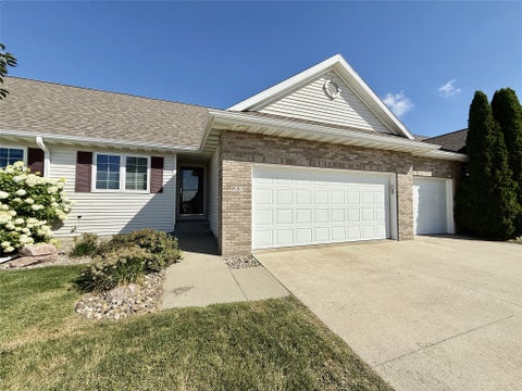 Condo For Sale - 732 SE Ponds Edge Lane<br/> Ankeny, IA 50021