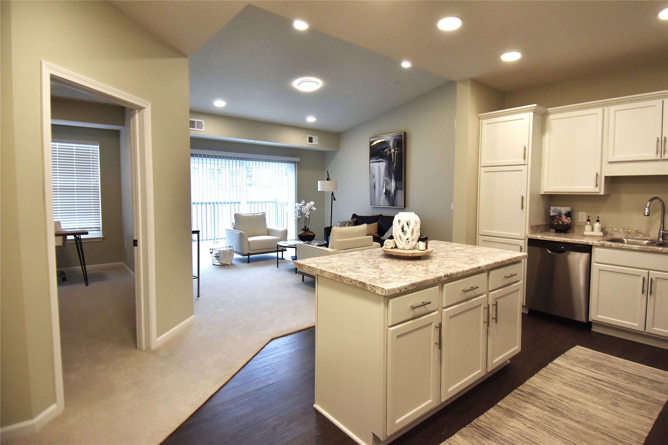 1427 34th Avenue SW 207