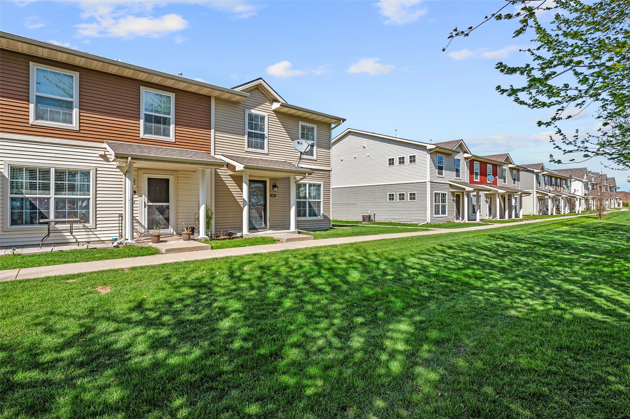 Photo 1 of 33 — 10104 Agate Lane, Johnston, IA 50131