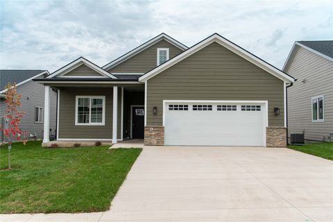 1148 Foxglove Road Pella IA 50219