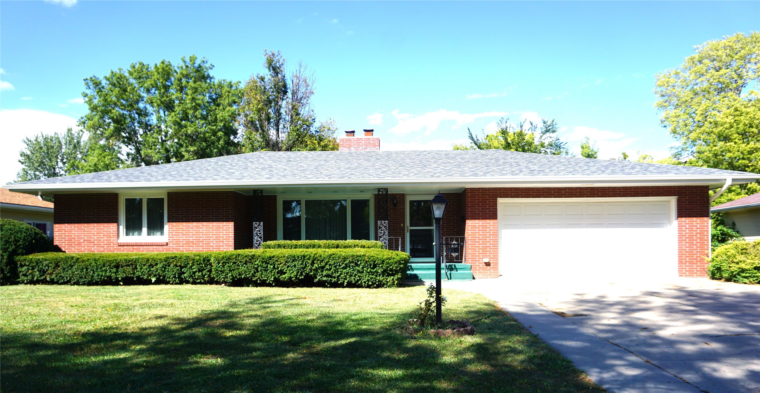 815 W Court Avenue, Winterset, Iowa image 1