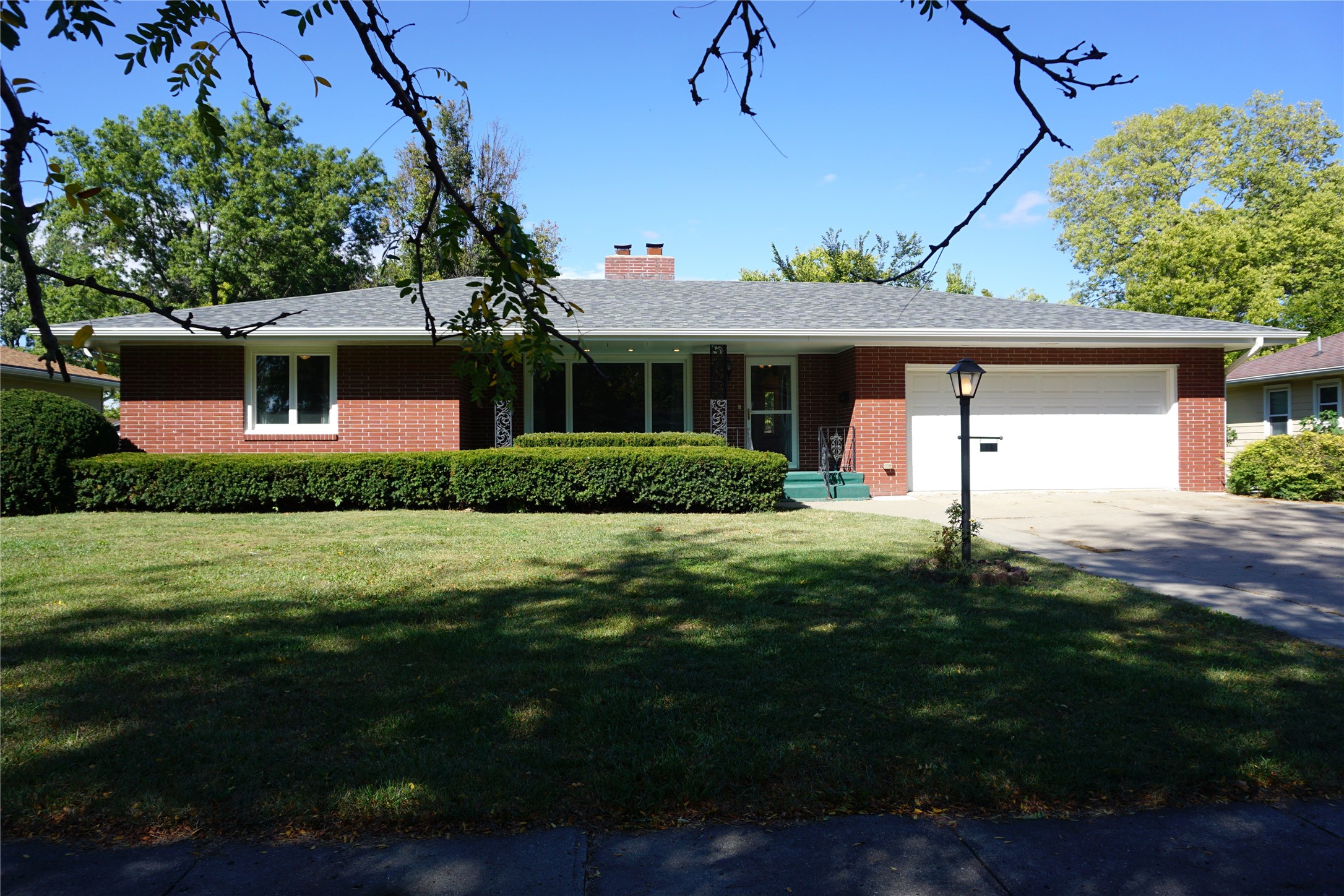 815 W Court Avenue, Winterset, Iowa image 1