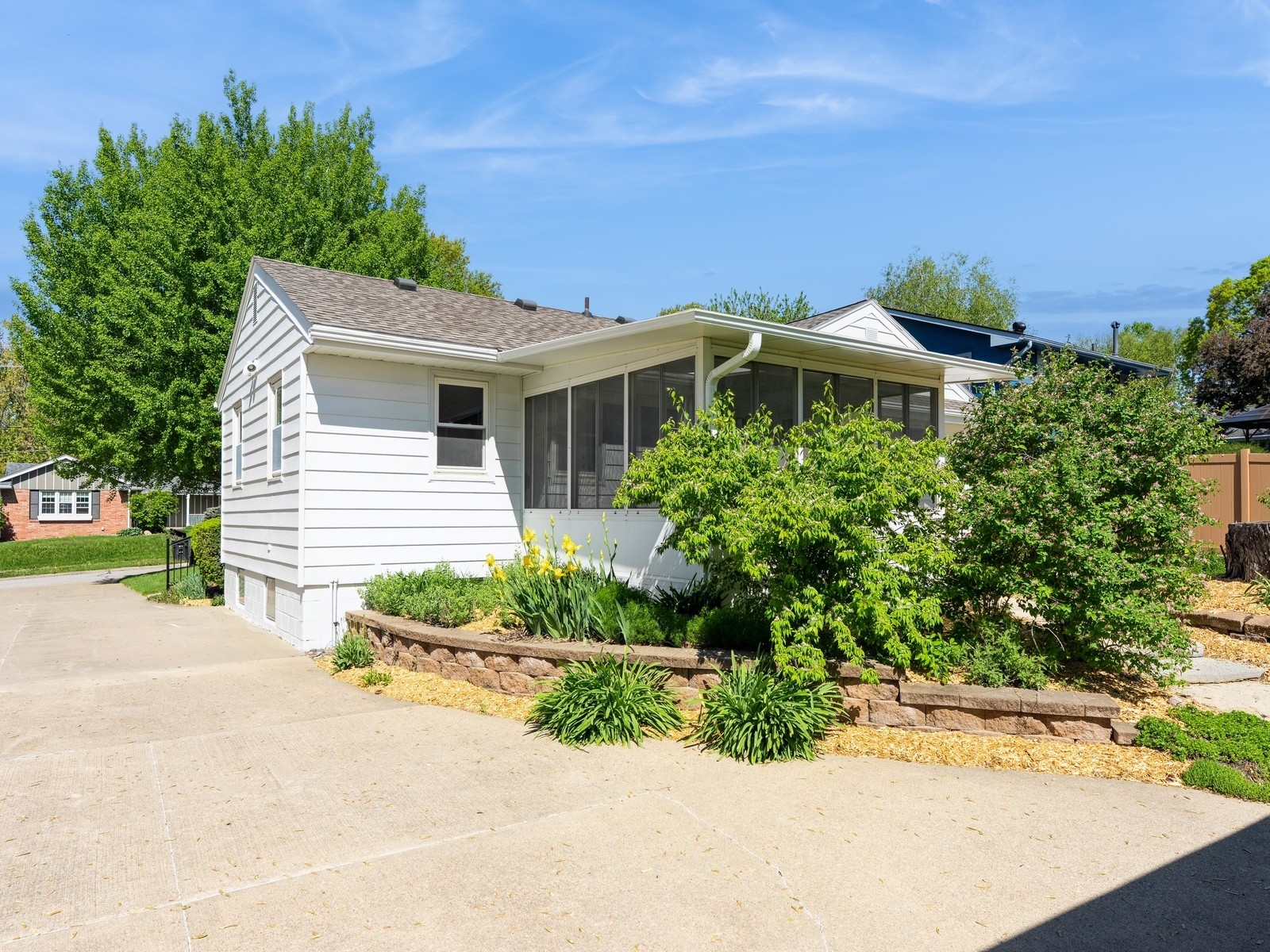 917 29th Street, West Des Moines, Iowa image 32