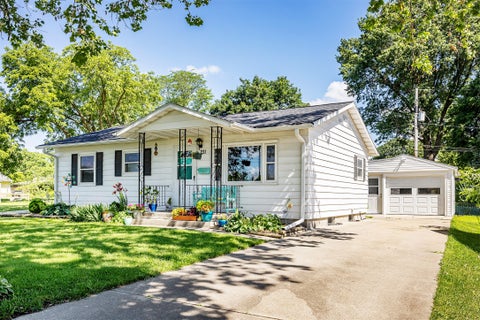 Homes For Sale - 231 20th Street<br/> Ames, IA 50010