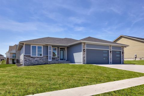 Homes For Sale - 18274 Hidden Knoll<br/> Clive, IA 50325