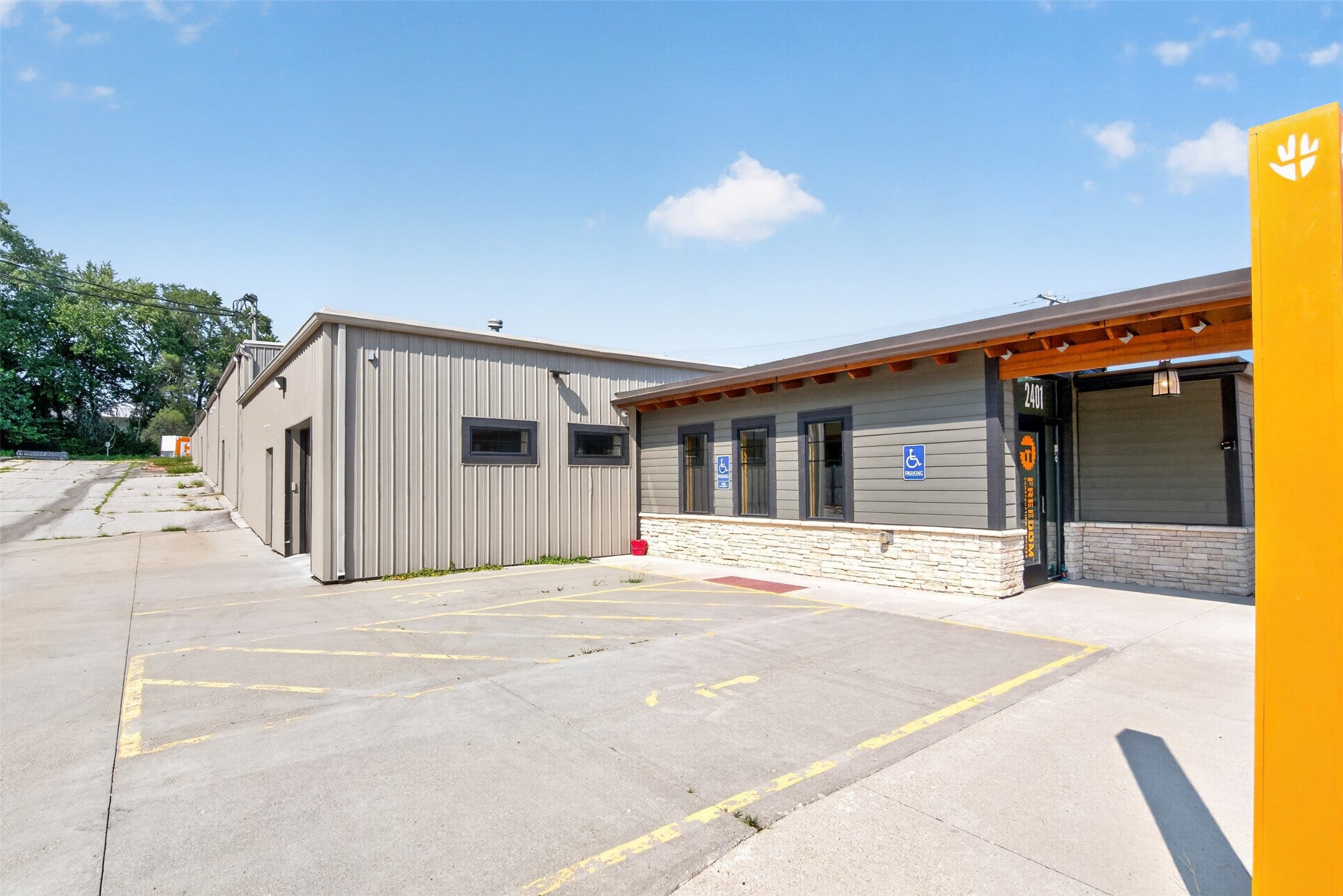 2401 Hickman Road