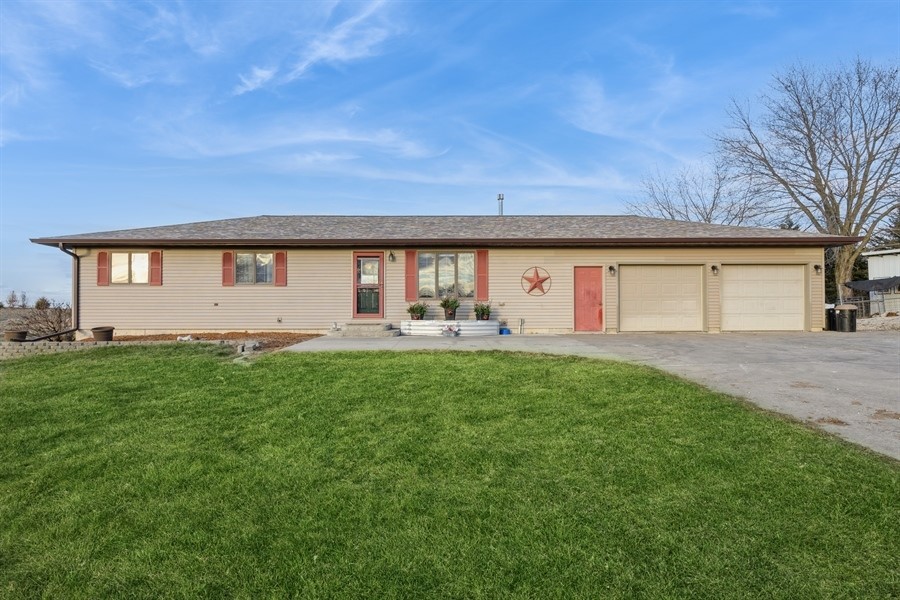 11759 Angle Road, Ottumwa, Iowa image 1