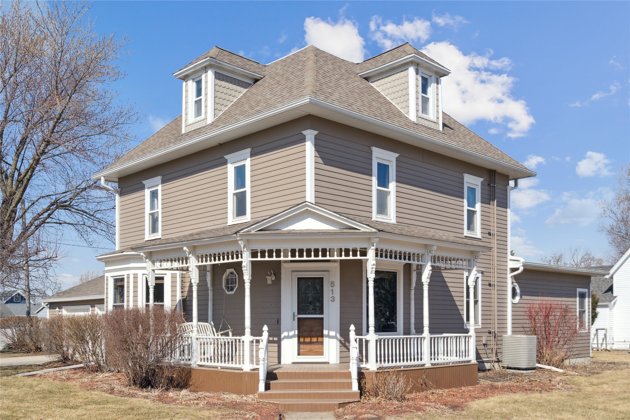 513 E Poplar Street, Roland, Iowa image 2