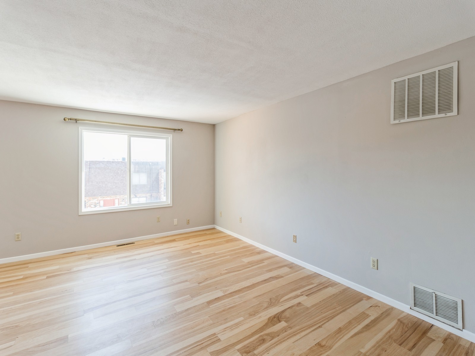 4749 Woodland Avenue #4, West Des Moines, Iowa image 2