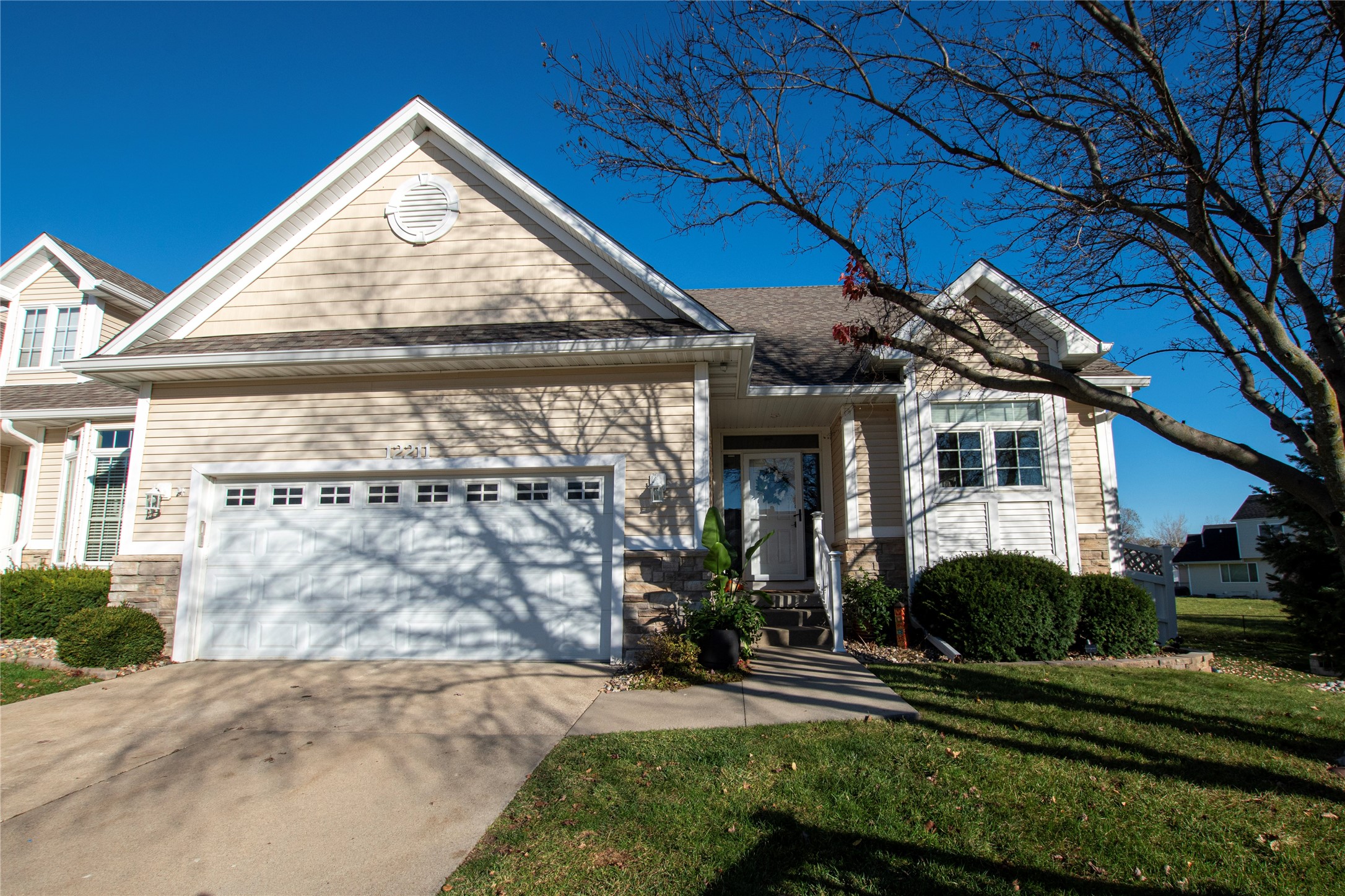 12211 Sunflower Drive, Urbandale, Iowa image 3