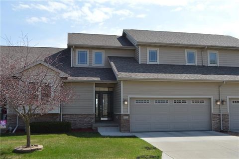 Condo For Sale - 5437 Prairie Parkway<br/> Polk County, Johnston, IA 50131