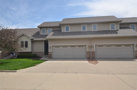 Condo For Sale - 5437 Prairie Parkway<br/> Johnston, IA 50131