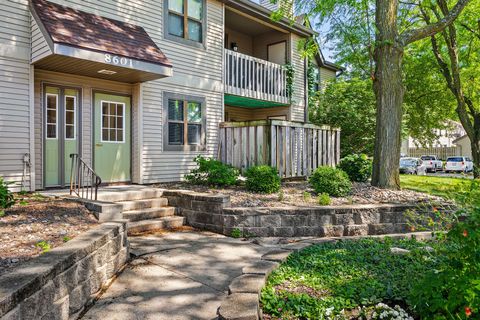 Condo For Sale - 8601 Alpine Drive #D<br/> Urbandale, IA 50322