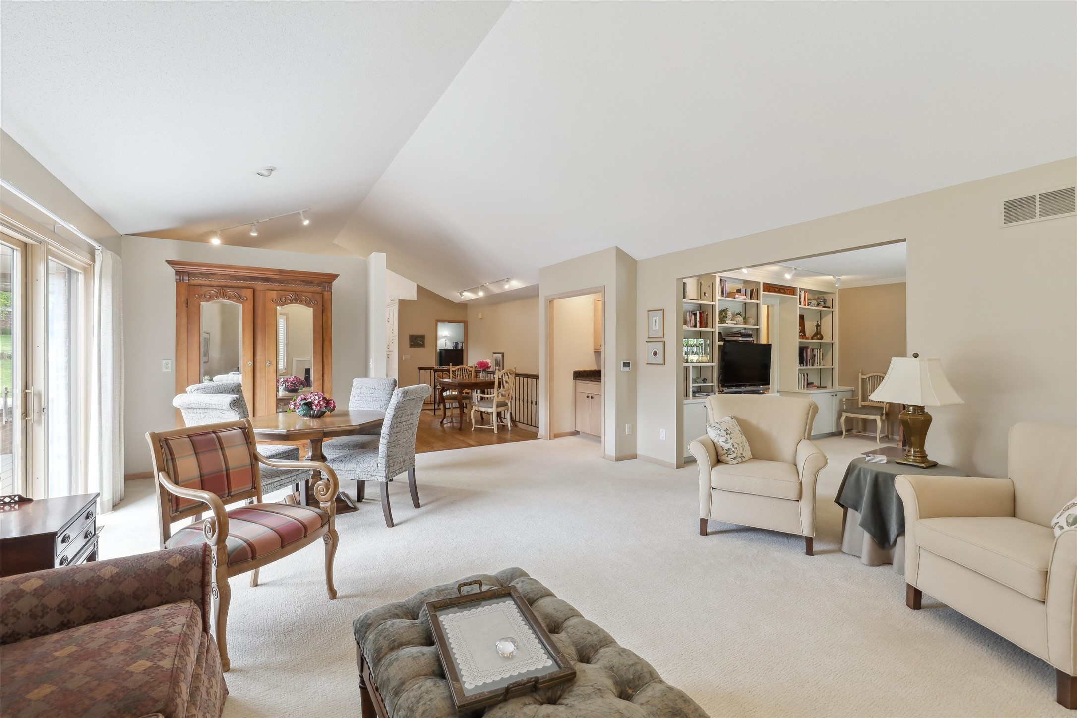 668 58th Street #4, West Des Moines, Iowa image 6