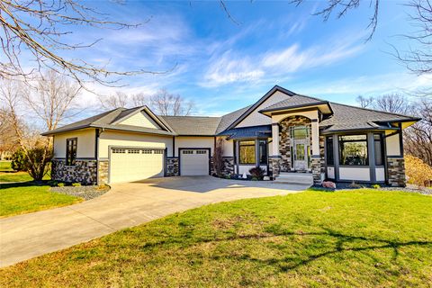 6713 Augustine Court Johnston IA 50131