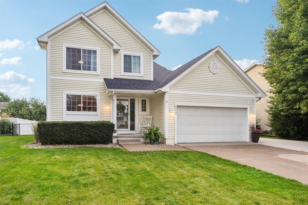 650 SE PARKER DR, WAUKEE, IA 50263 - Image f4e3ba35500b2af1d2d2e83e6b2a1d4b/3086258131