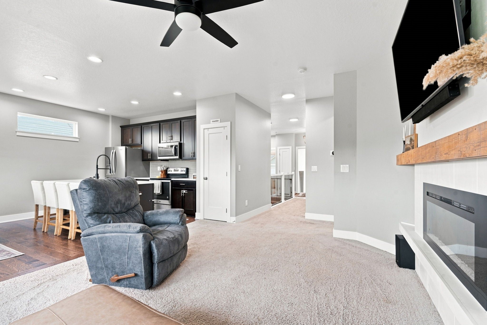 1812 Roebling Road