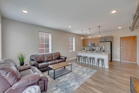 Condo For Sale - 400 SW 7th Street #201<br/> Des Moines, IA 50309