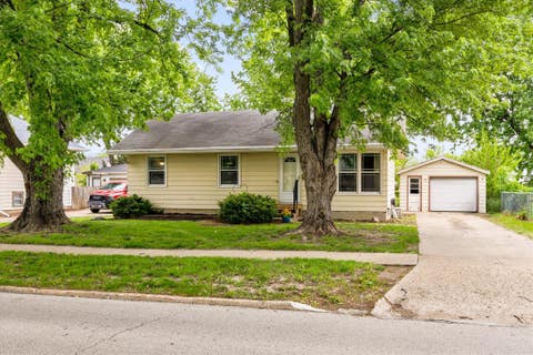 Homes For Sale - 705 SE Trilein Drive<br/> Ankeny, IA 50021