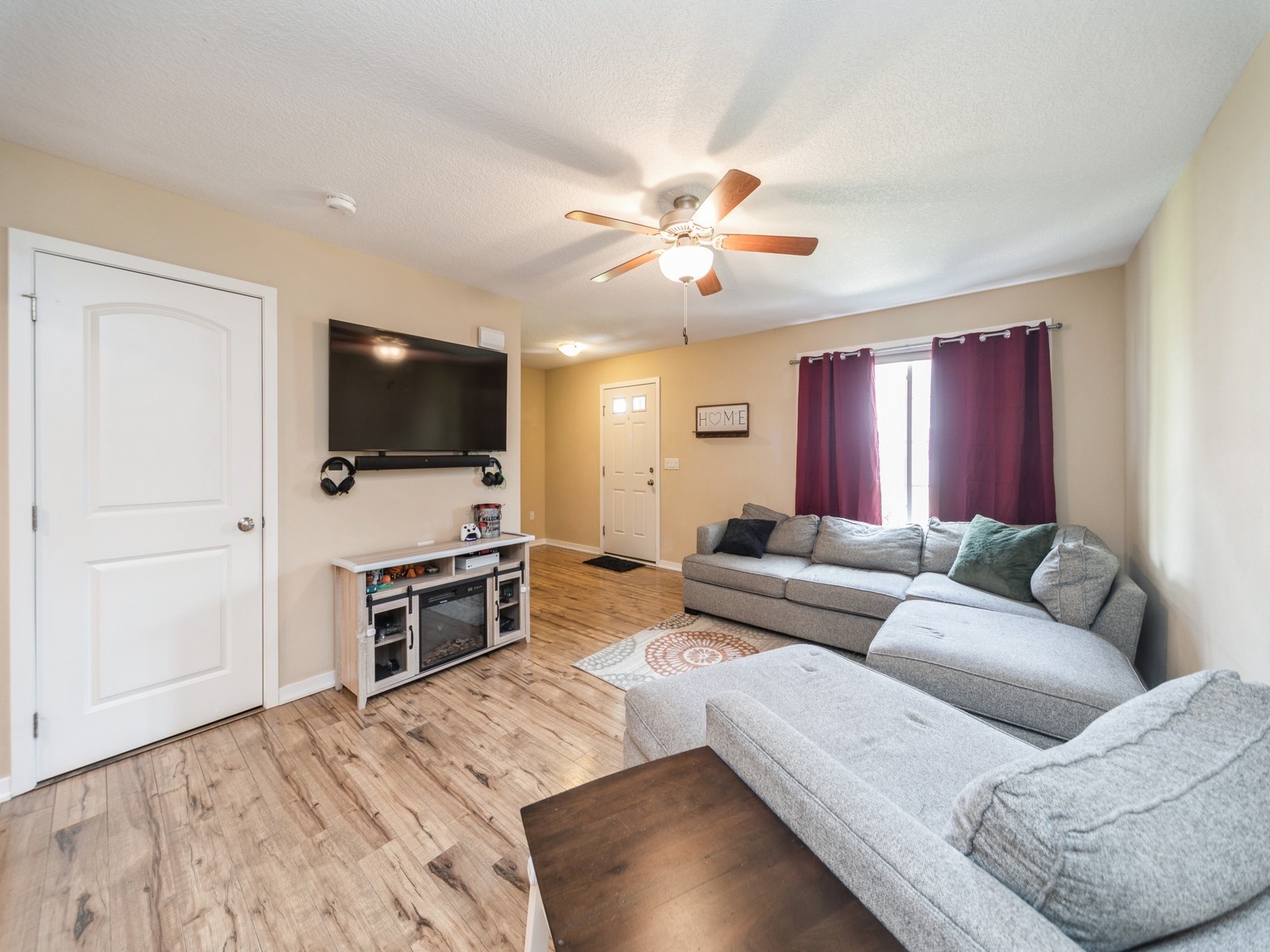 637 Newport Place, Norwalk, Iowa image 3