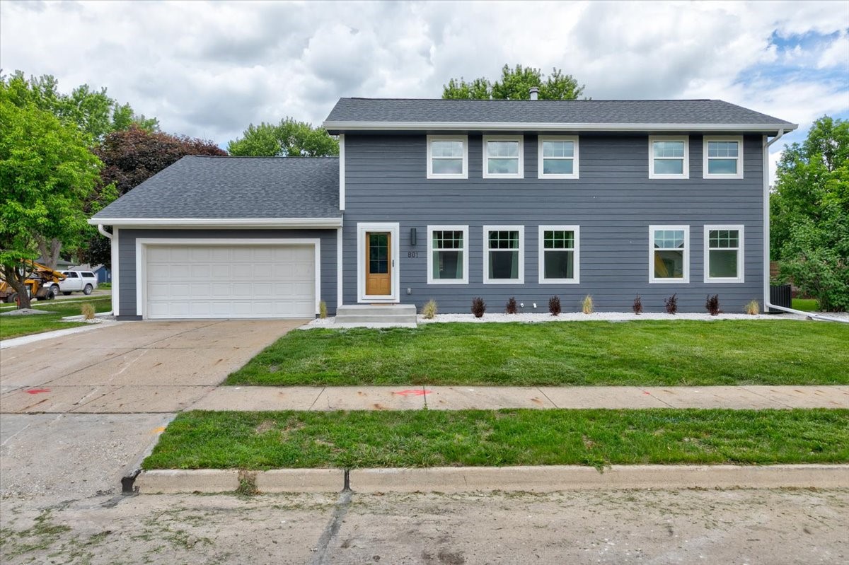 801 SE 5th Street, Grimes, Iowa image 1
