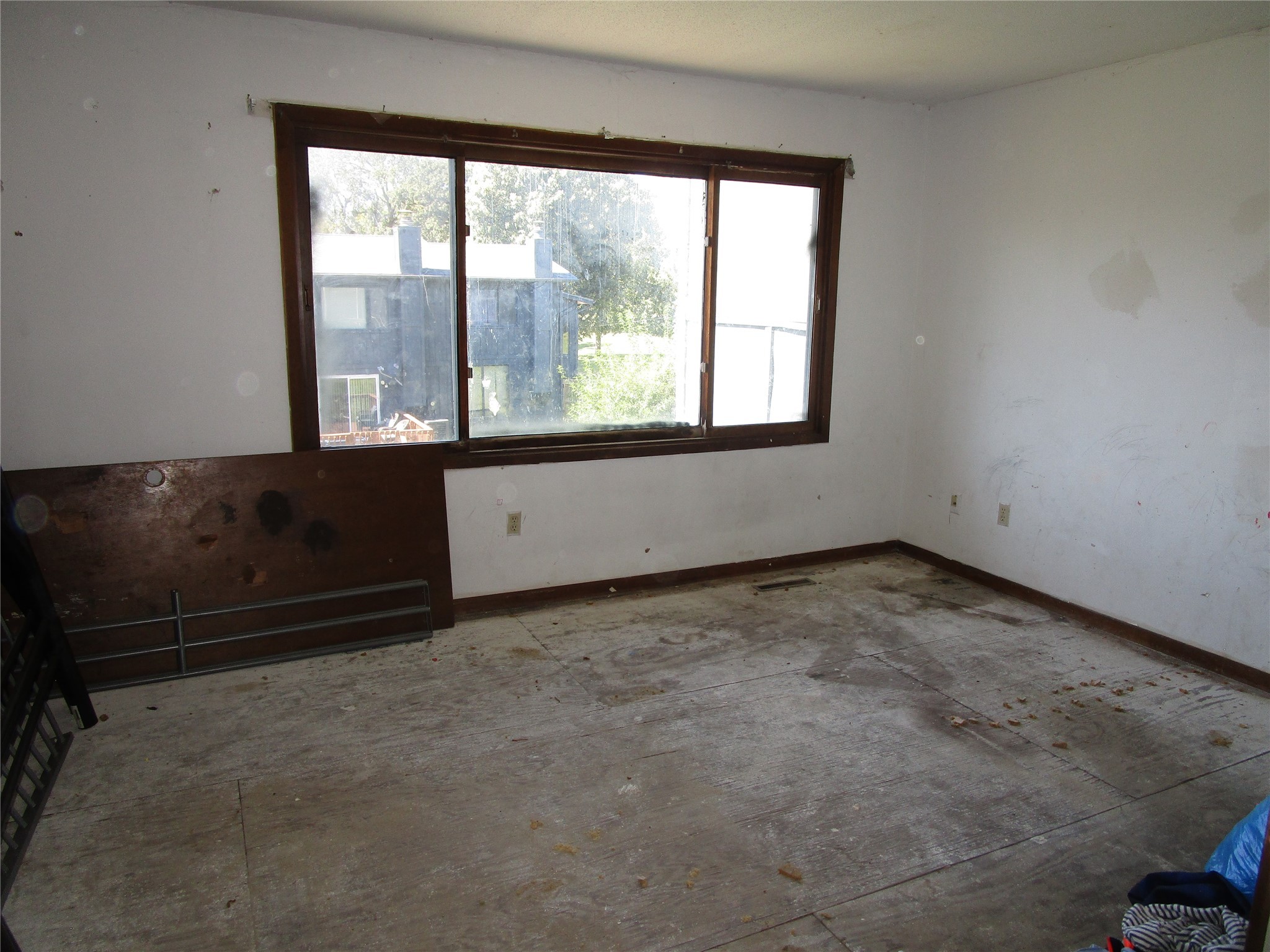 Des Moines, Iowa 50314, United States, 2 Bedrooms Bedrooms, ,1 BathroomBathrooms,Residential,Active,186024