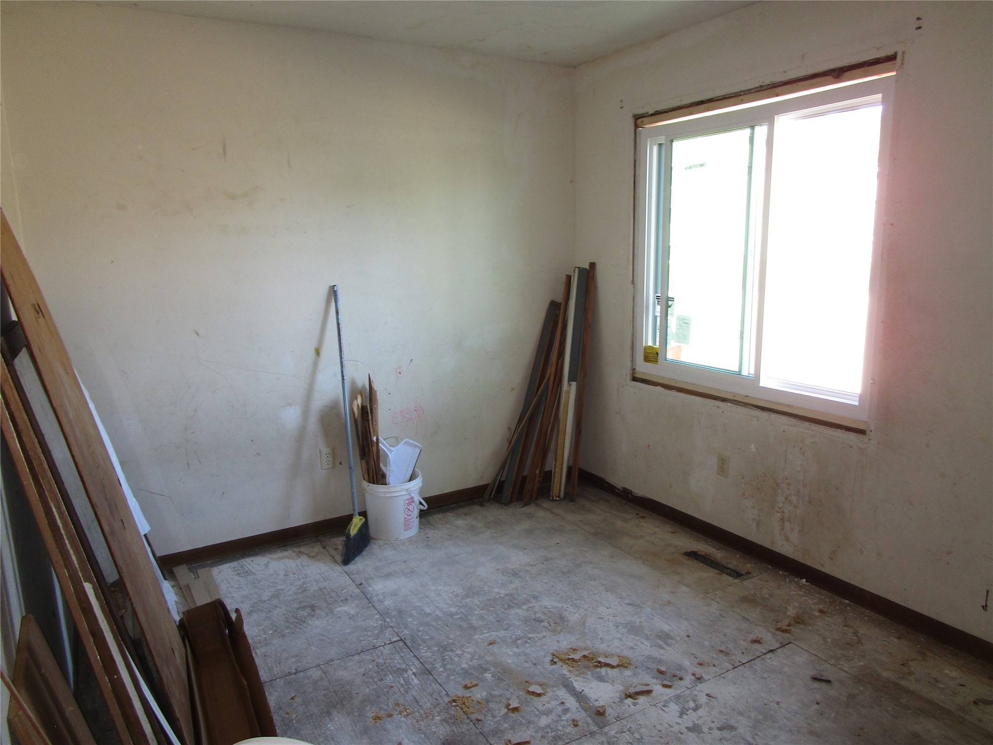 Des Moines, Iowa 50314, United States, 2 Bedrooms Bedrooms, ,1 BathroomBathrooms,Residential,Active,186024