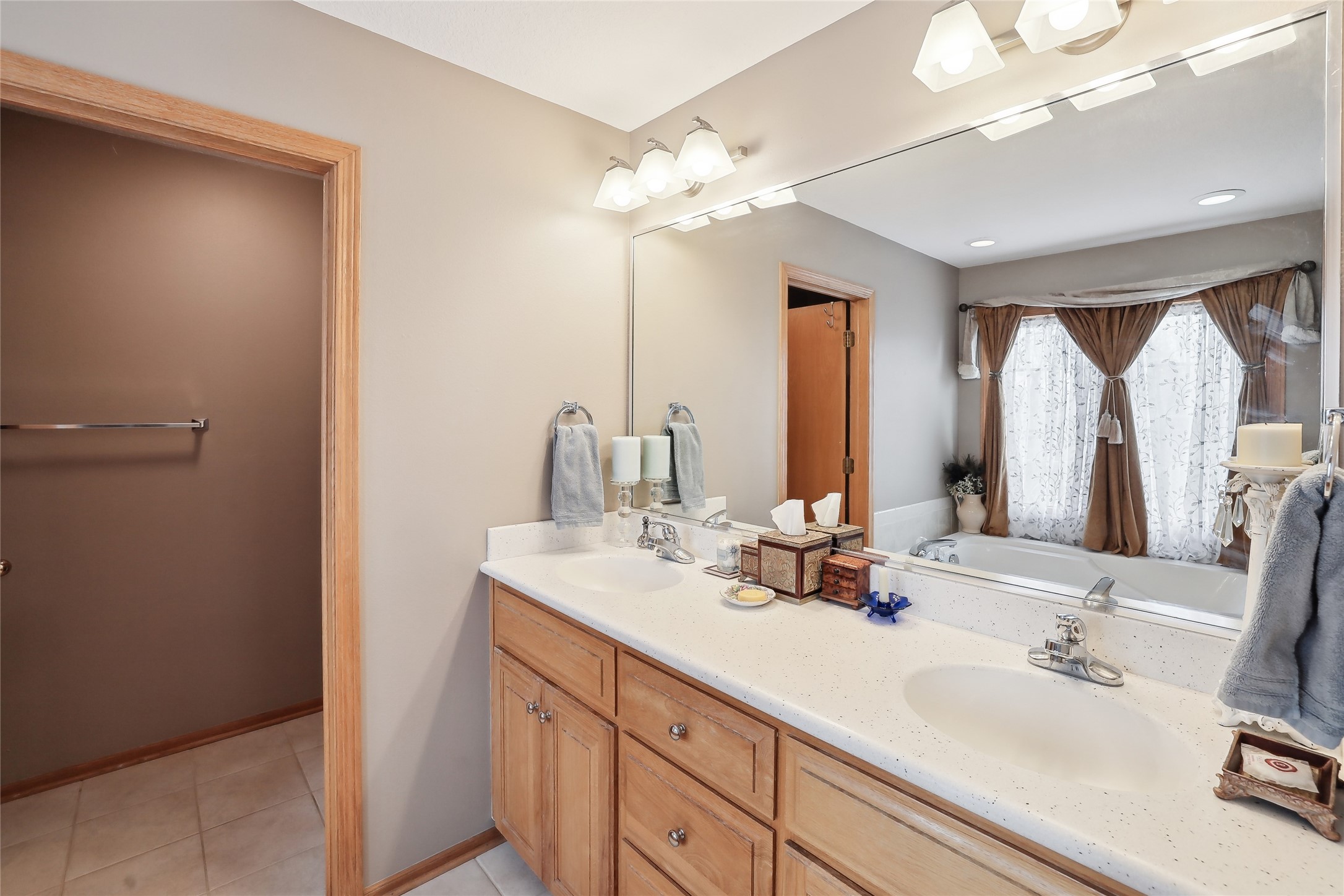 2502 NW 162nd Street, Clive, Iowa image 21