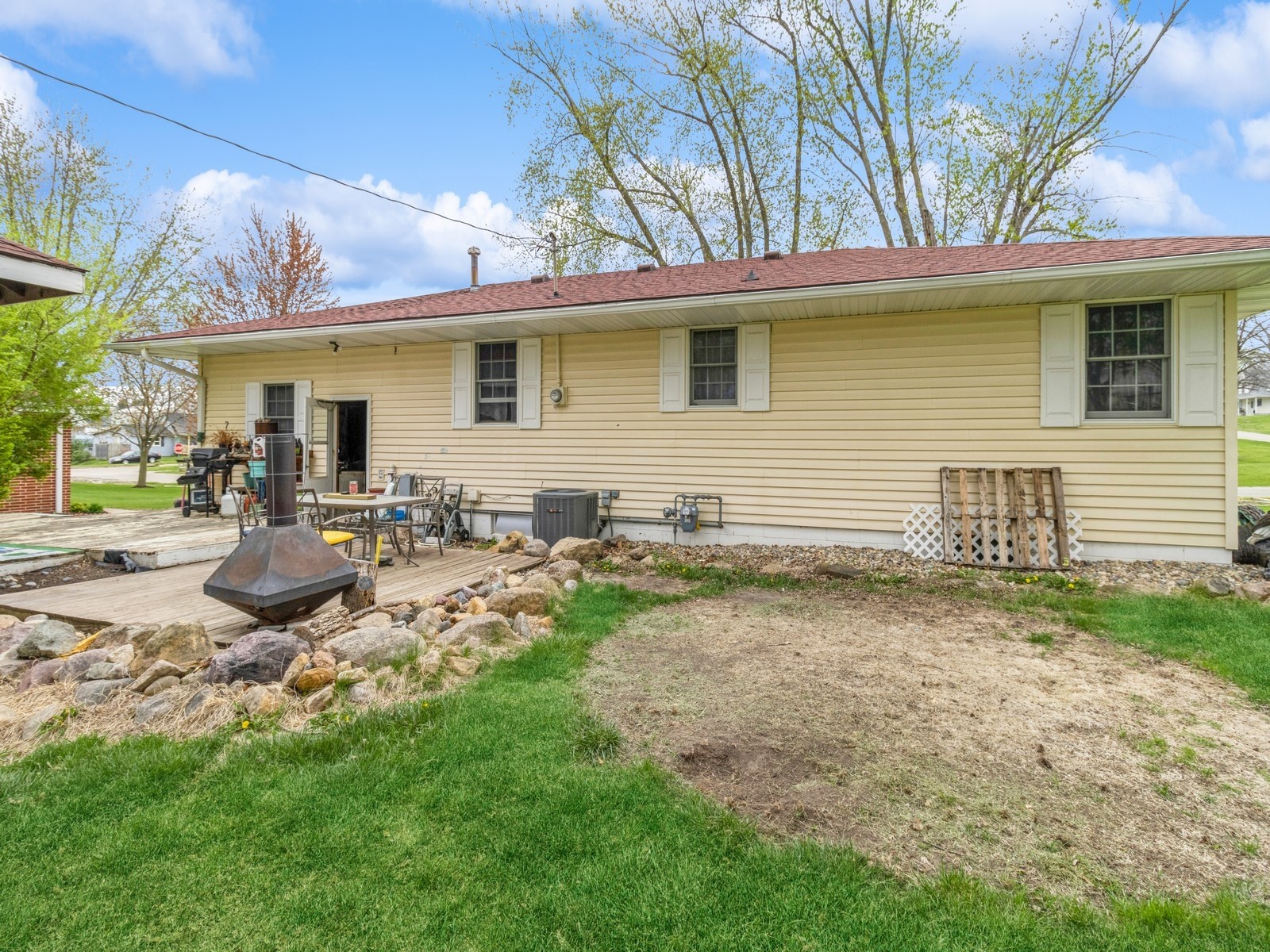 115 N Vine Avenue, Lacona, Iowa image 27