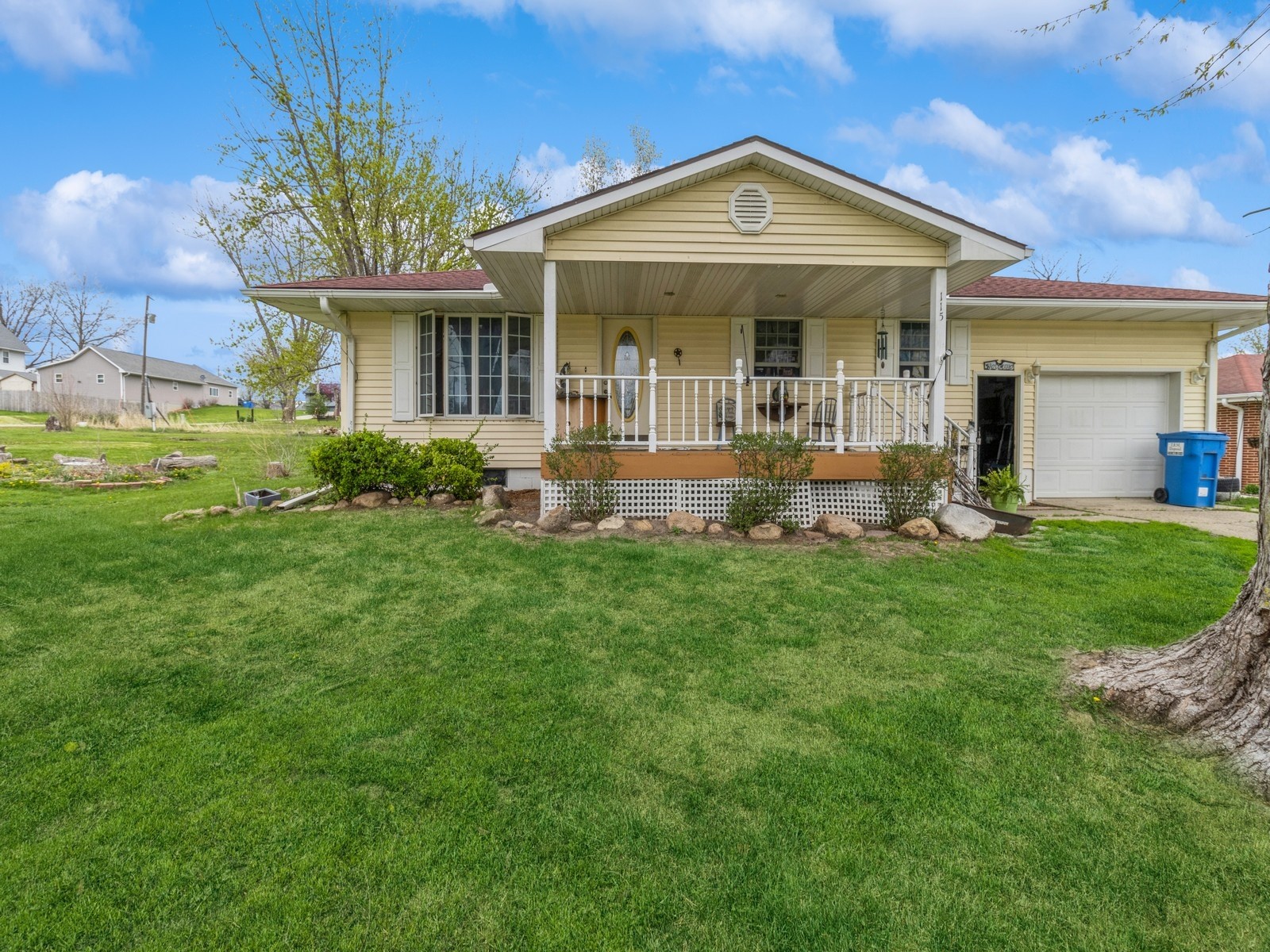 115 N Vine Avenue, Lacona, Iowa image 1