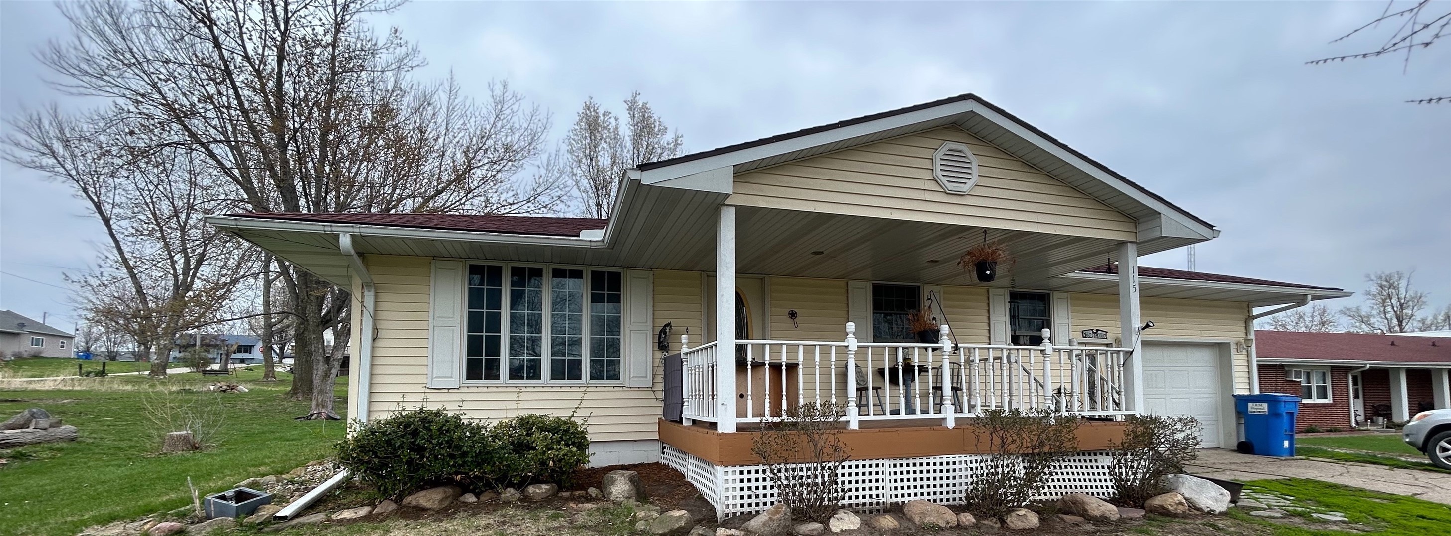 115 N Vine Avenue, Lacona, Iowa image 1
