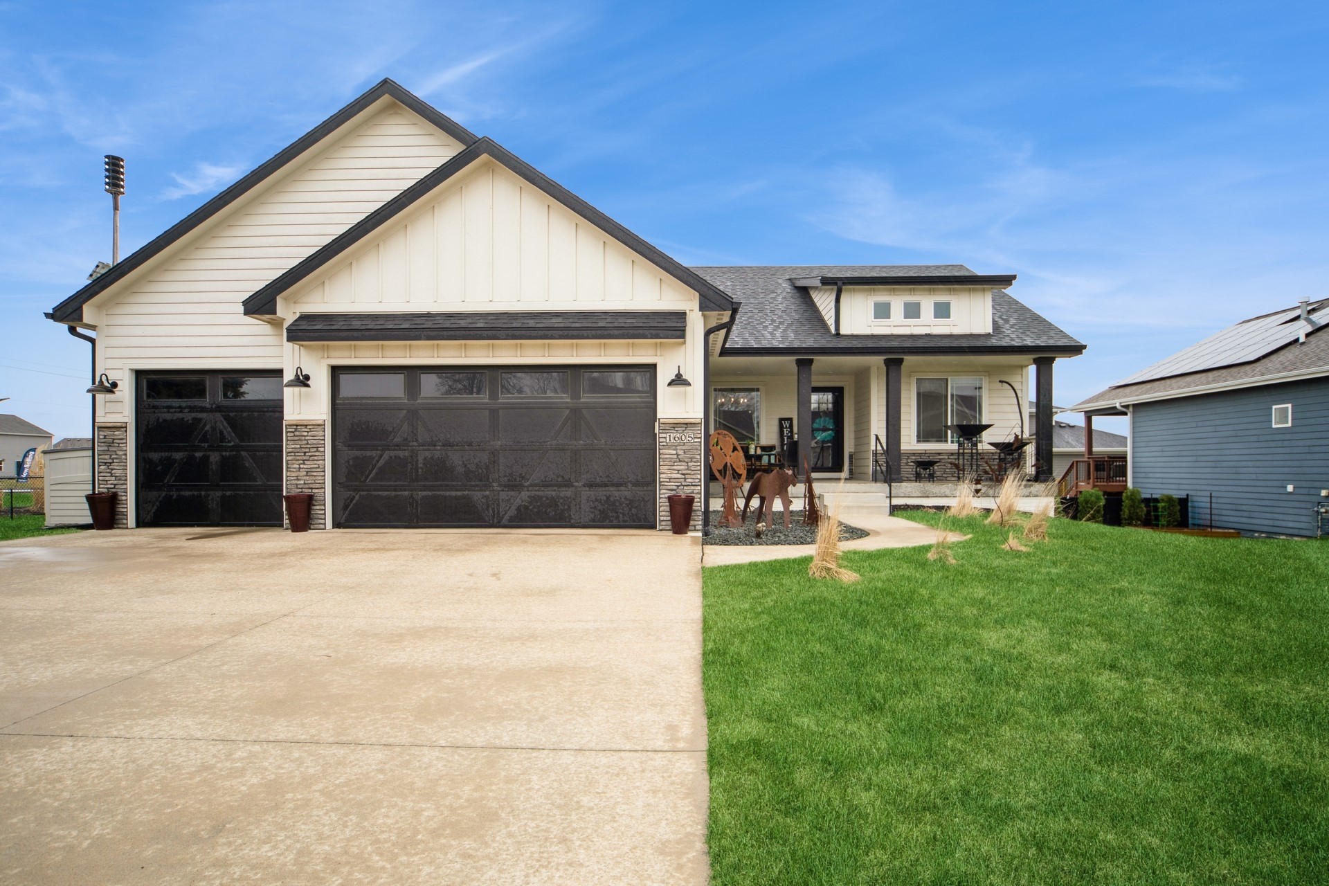 1605 Timberview Drive, Norwalk, Iowa image 2