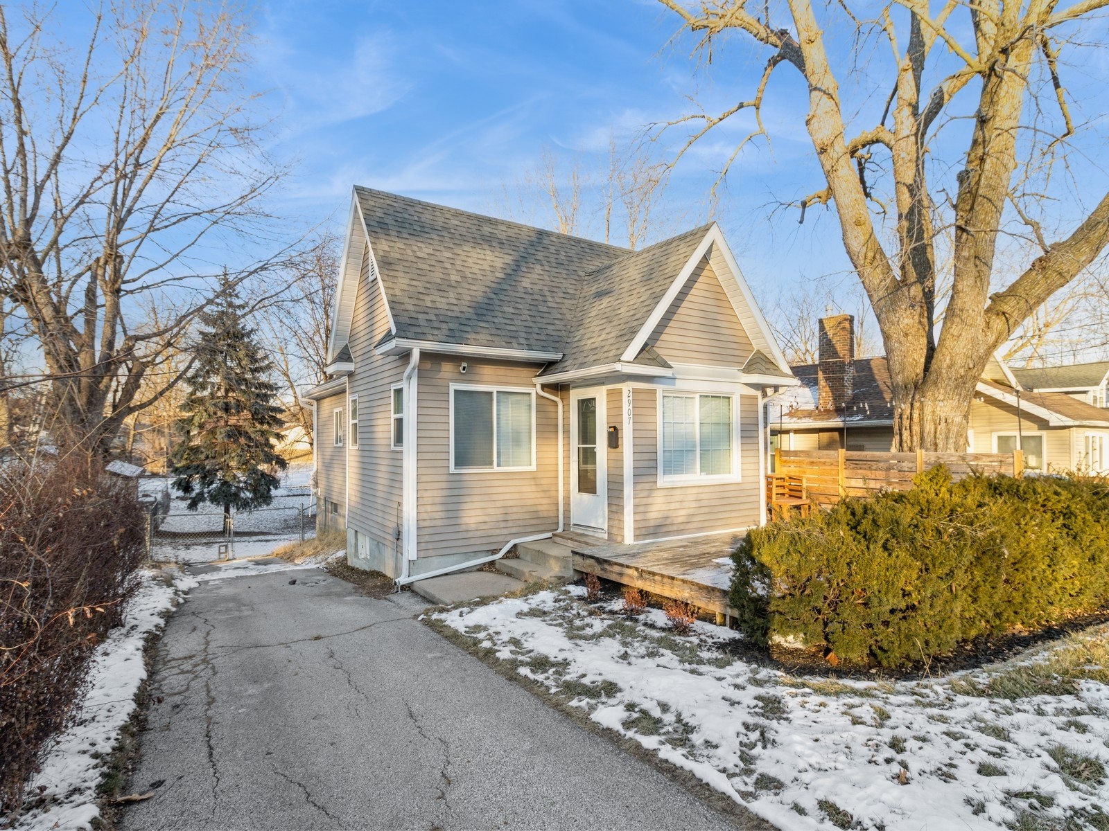 2907 Sheridan Avenue, Des Moines, Iowa image 1