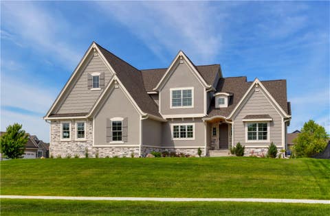 Homes For Sale - 512 SW Camden Drive<br/> Ankeny, IA 50023