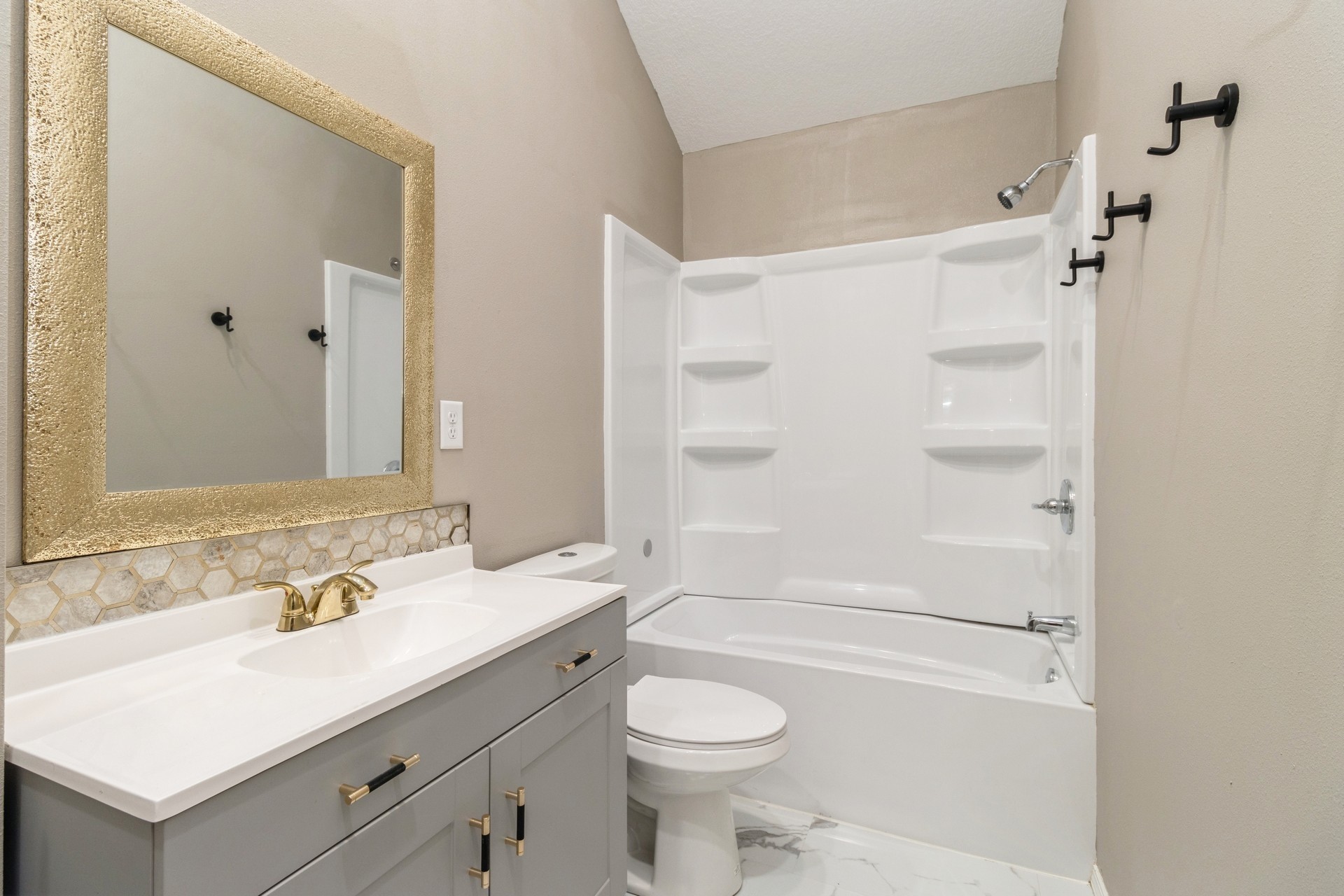 704 Creston Avenue, Des Moines, Iowa image 12