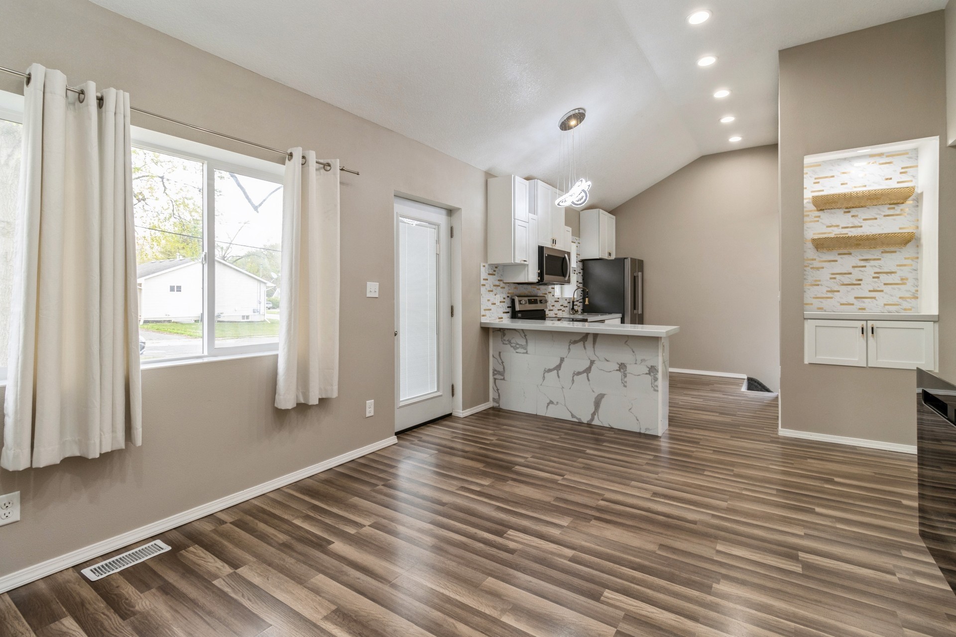 704 Creston Avenue, Des Moines, Iowa image 6